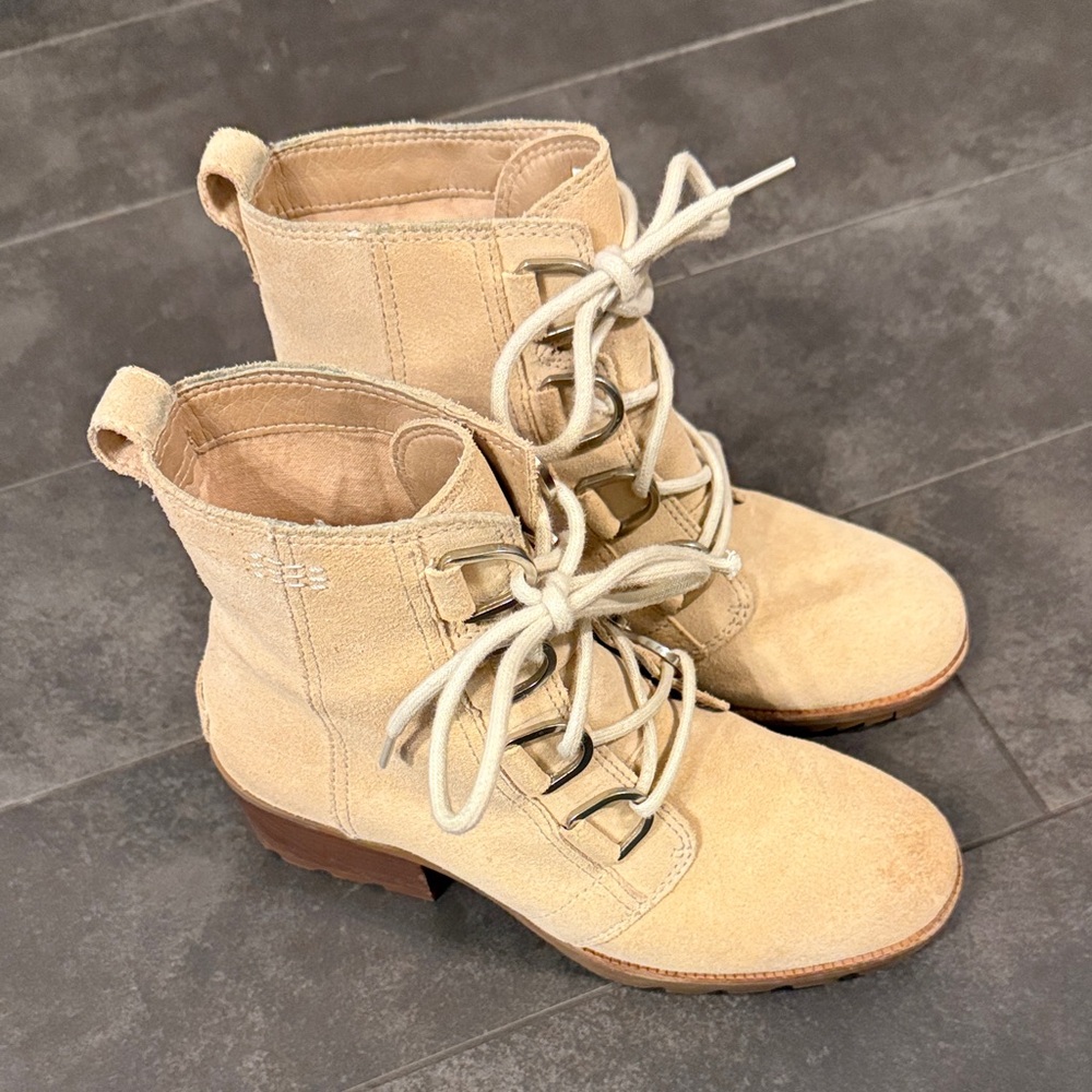 Sorel Women's Tan Lace-Up Ankle Boots